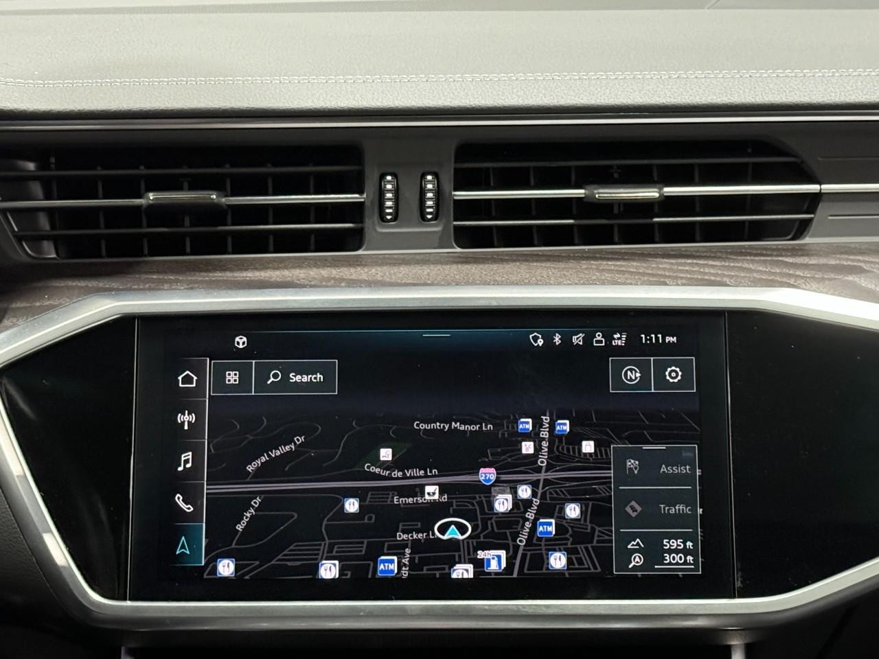 Audi A6 Sedan Vehicle Full-screen Gallery Image 15