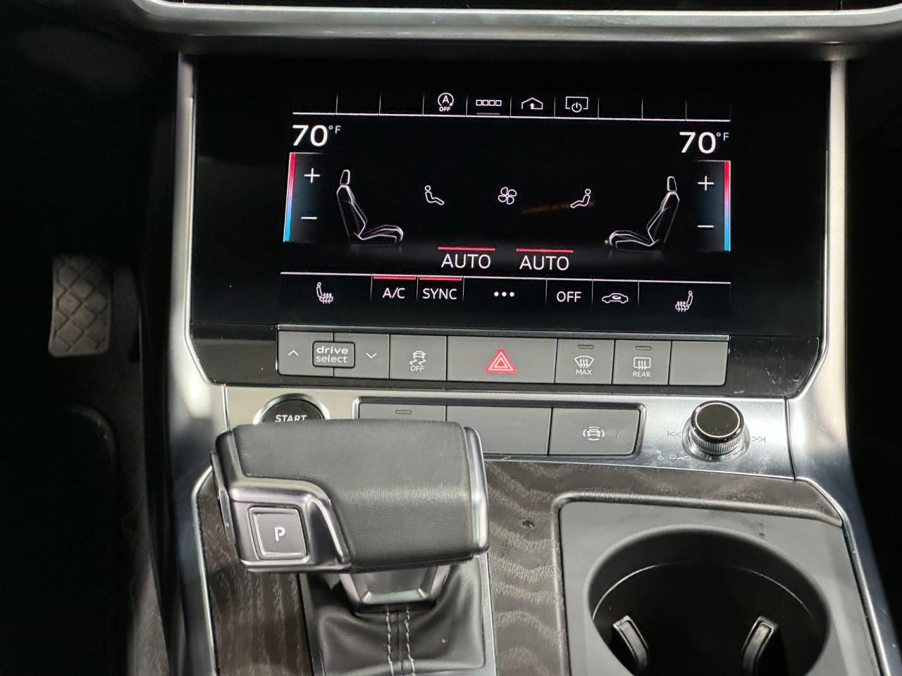 Audi A6 Sedan Vehicle Full-screen Gallery Image 16