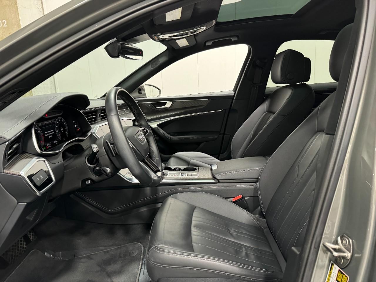 Audi A6 Sedan Vehicle Full-screen Gallery Image 29