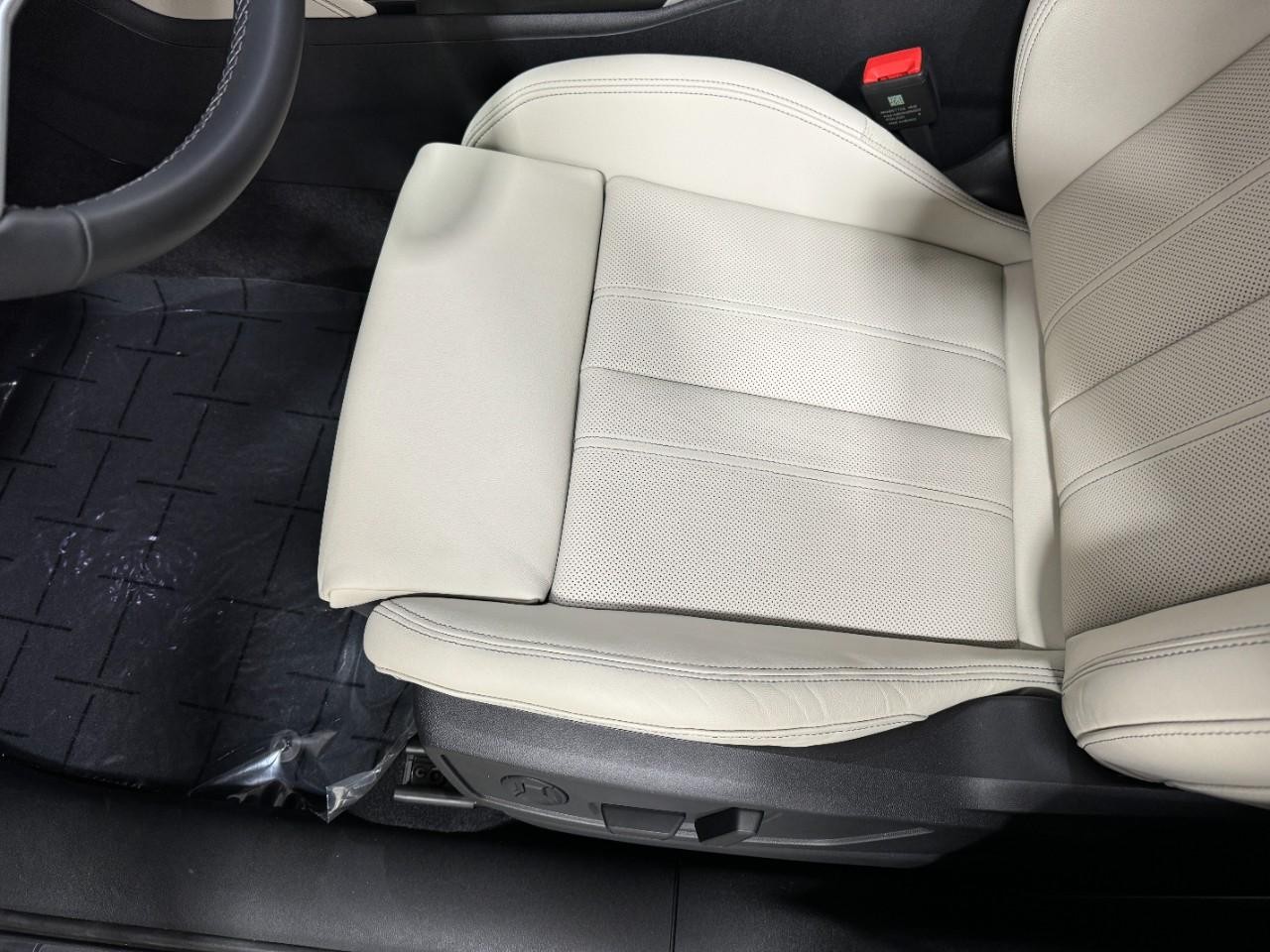 Audi Q5 Vehicle Full-screen Gallery Image 27