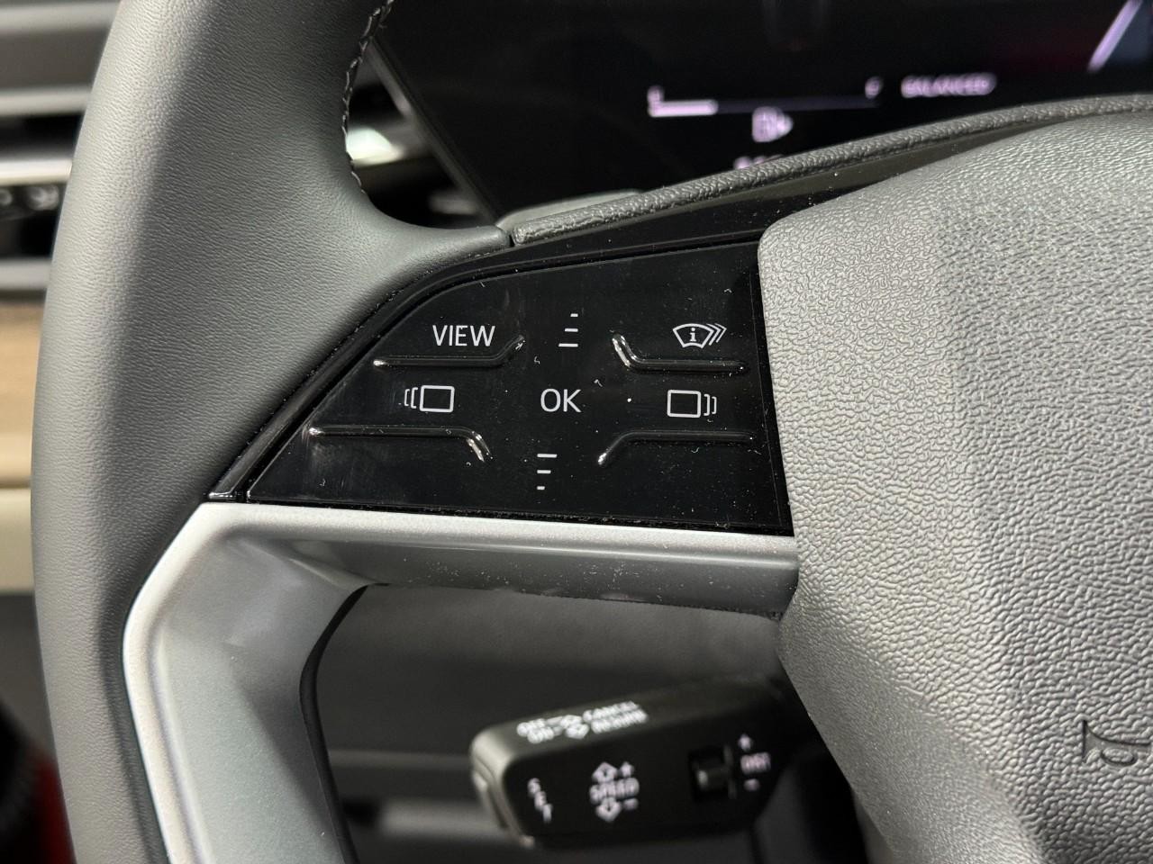 Audi Q5 Vehicle Full-screen Gallery Image 30