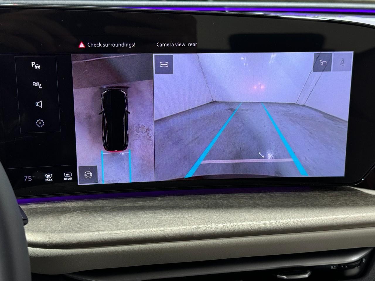 Audi Q5 Vehicle Full-screen Gallery Image 33