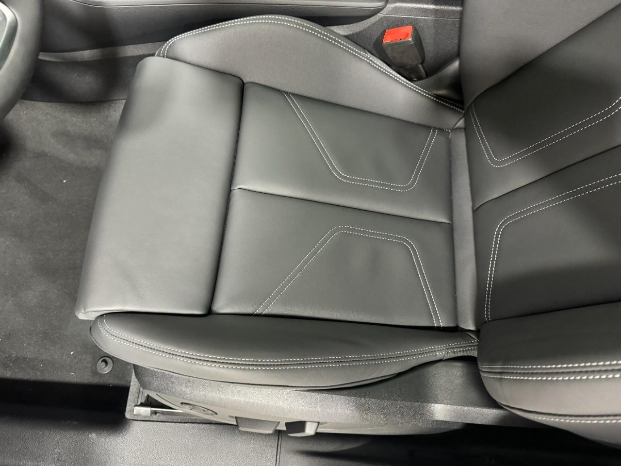 Audi Q3 Vehicle Full-screen Gallery Image 27