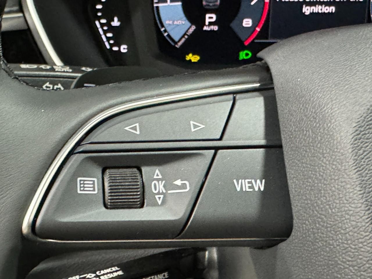 Audi Q3 Vehicle Full-screen Gallery Image 31