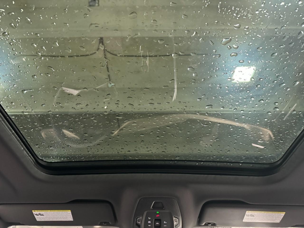 Audi Q5 Vehicle Full-screen Gallery Image 12