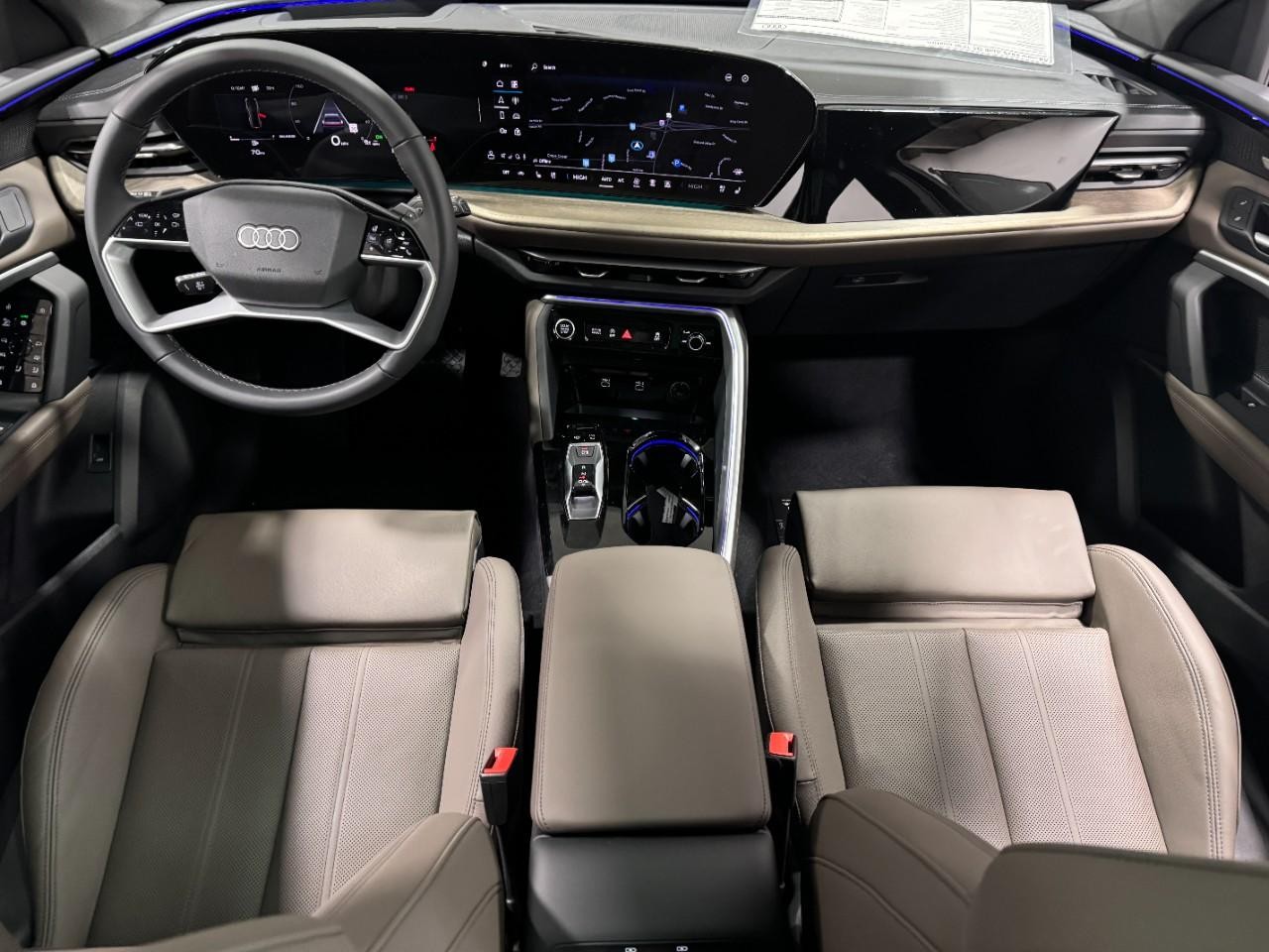 Audi Q5 Vehicle Full-screen Gallery Image 13