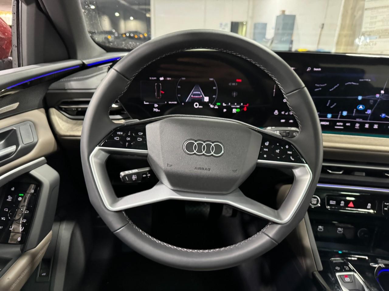 Audi Q5 Vehicle Full-screen Gallery Image 14