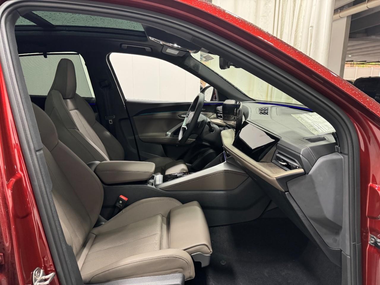 Audi Q5 Vehicle Full-screen Gallery Image 18