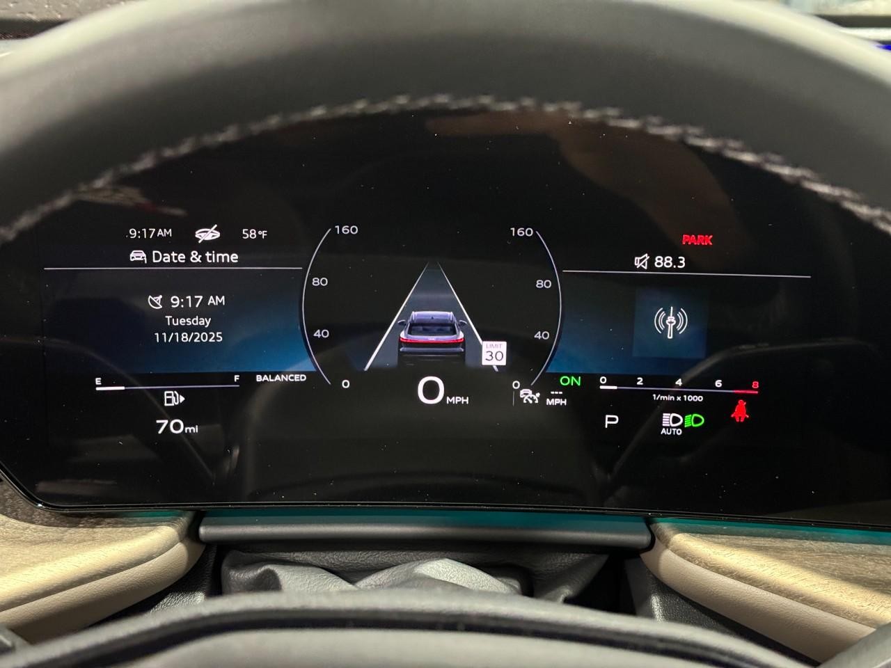 Audi Q5 Vehicle Full-screen Gallery Image 32