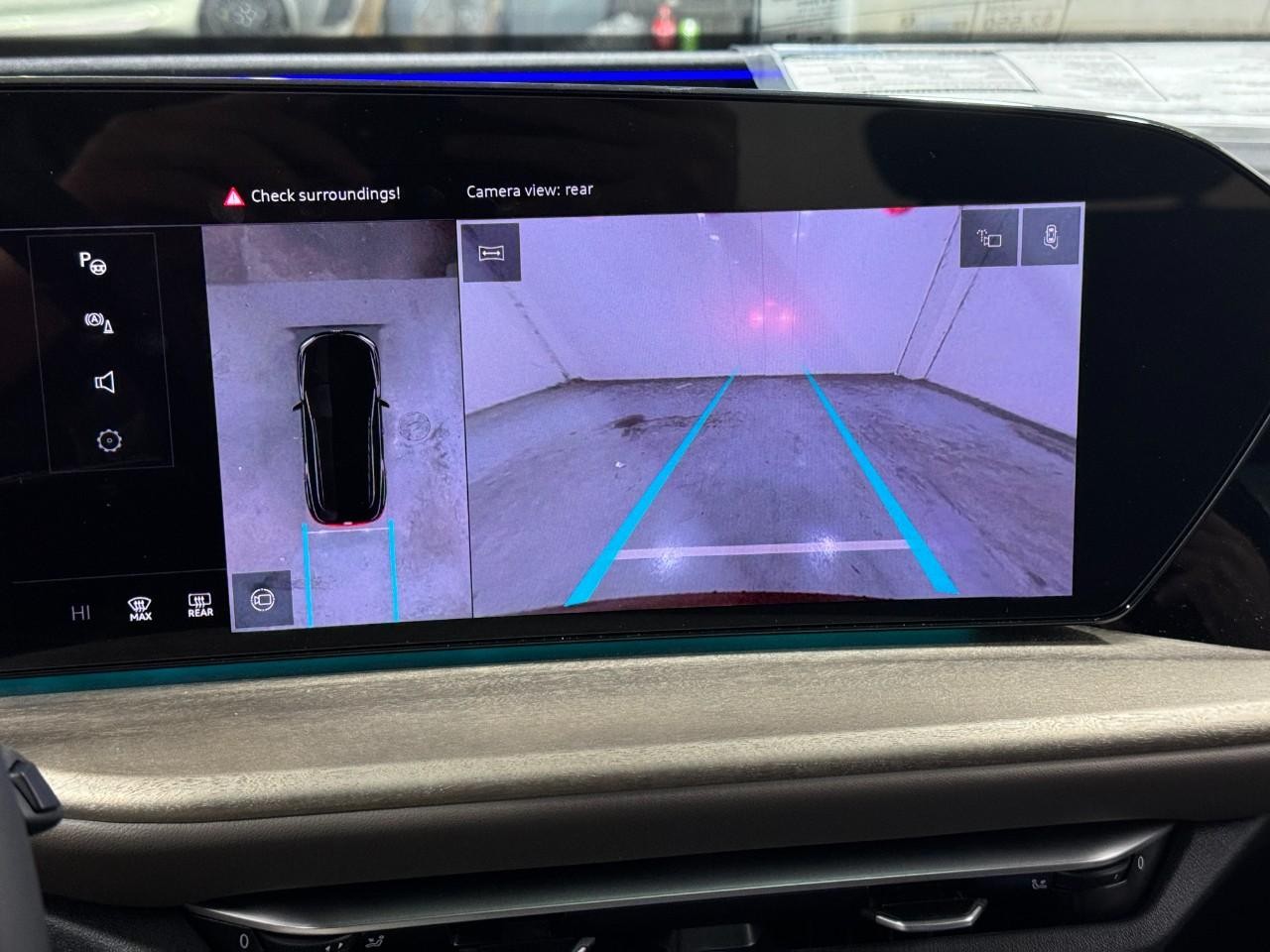 Audi Q5 Vehicle Full-screen Gallery Image 33