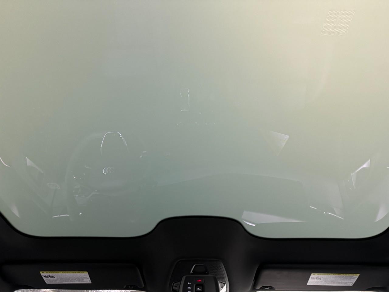 Audi S6 e-tron Vehicle Full-screen Gallery Image 12