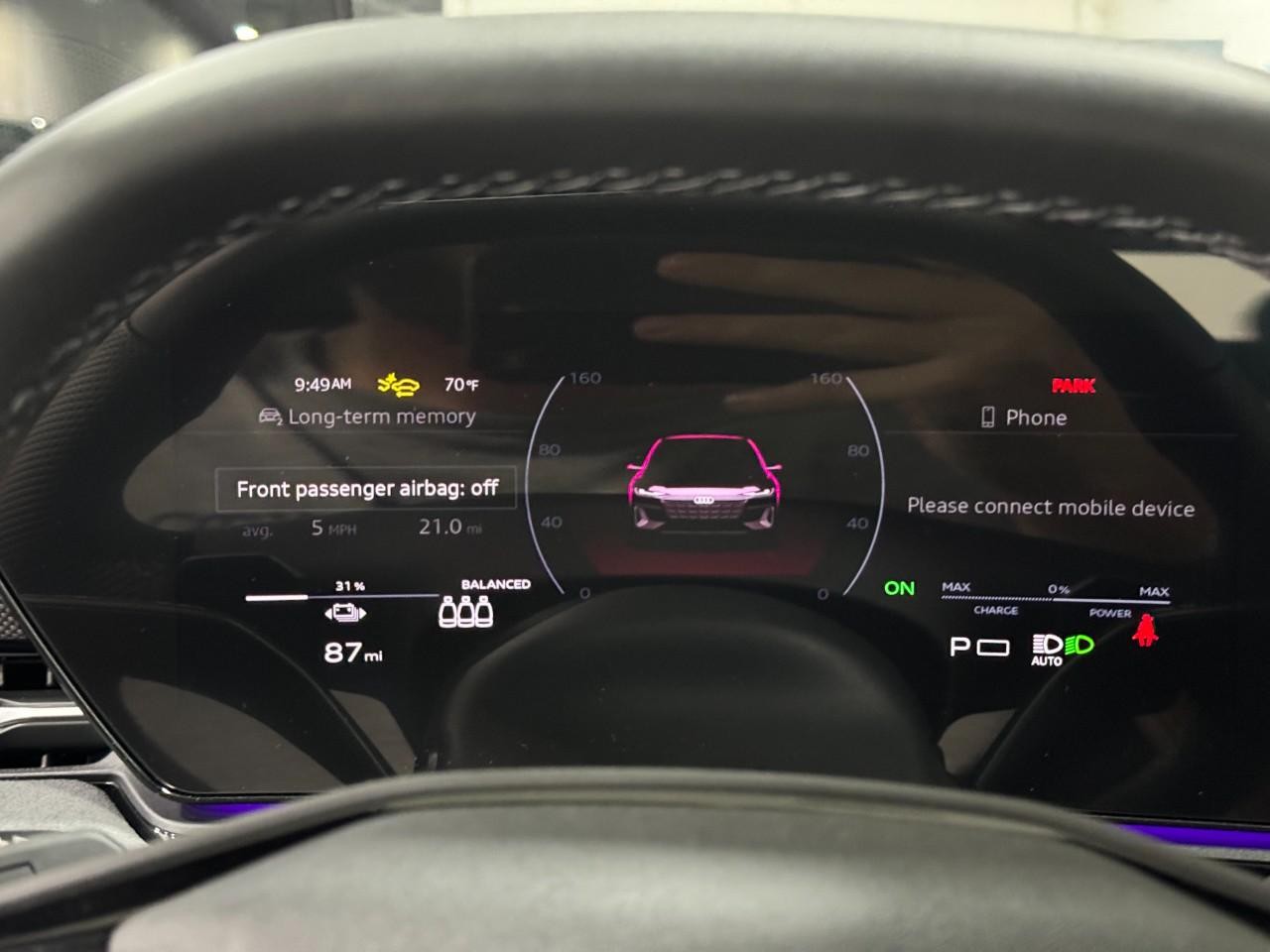 Audi S6 e-tron Vehicle Full-screen Gallery Image 33