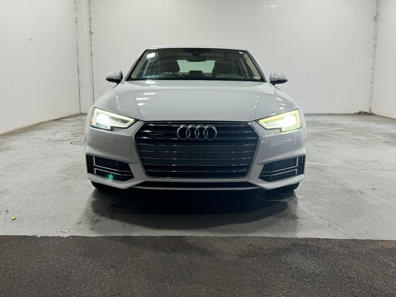 Audi A4 Vehicle Full-screen Gallery Image 07