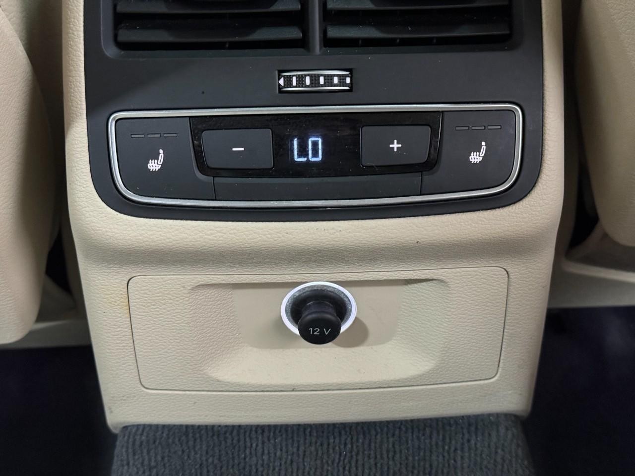 Audi A4 Vehicle Full-screen Gallery Image 11