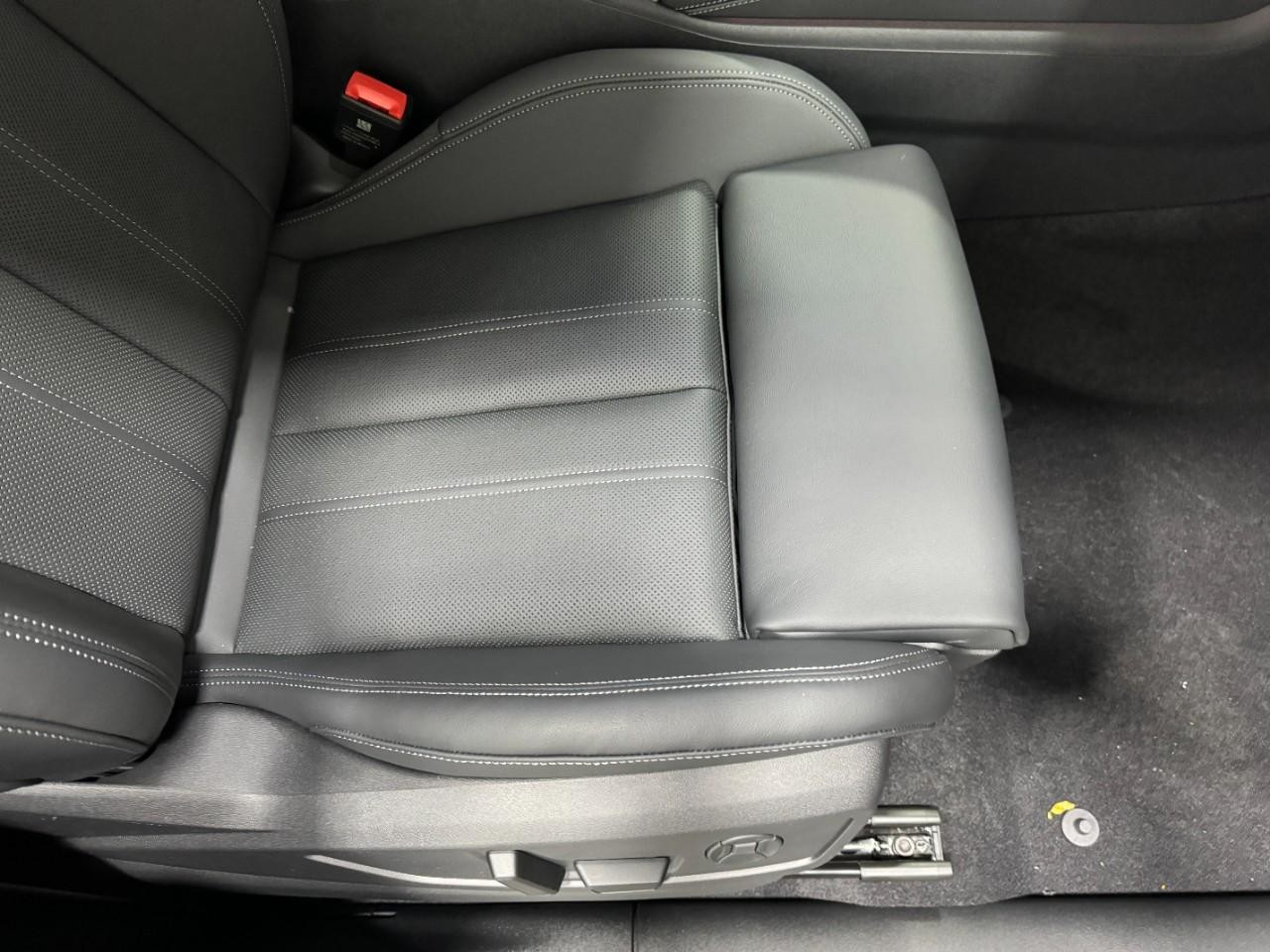 Audi Q5 Vehicle Full-screen Gallery Image 19