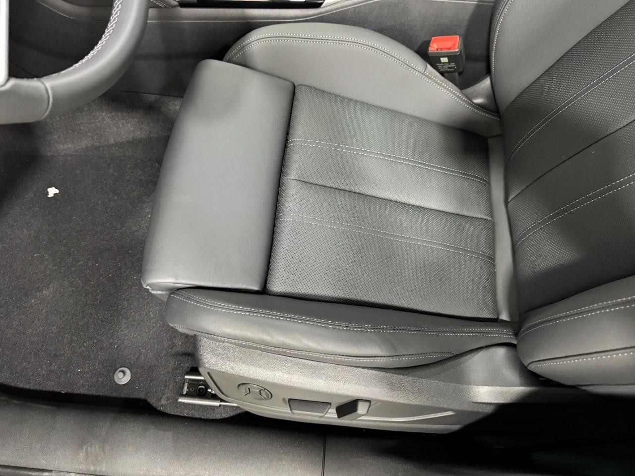 Audi Q5 Vehicle Full-screen Gallery Image 26