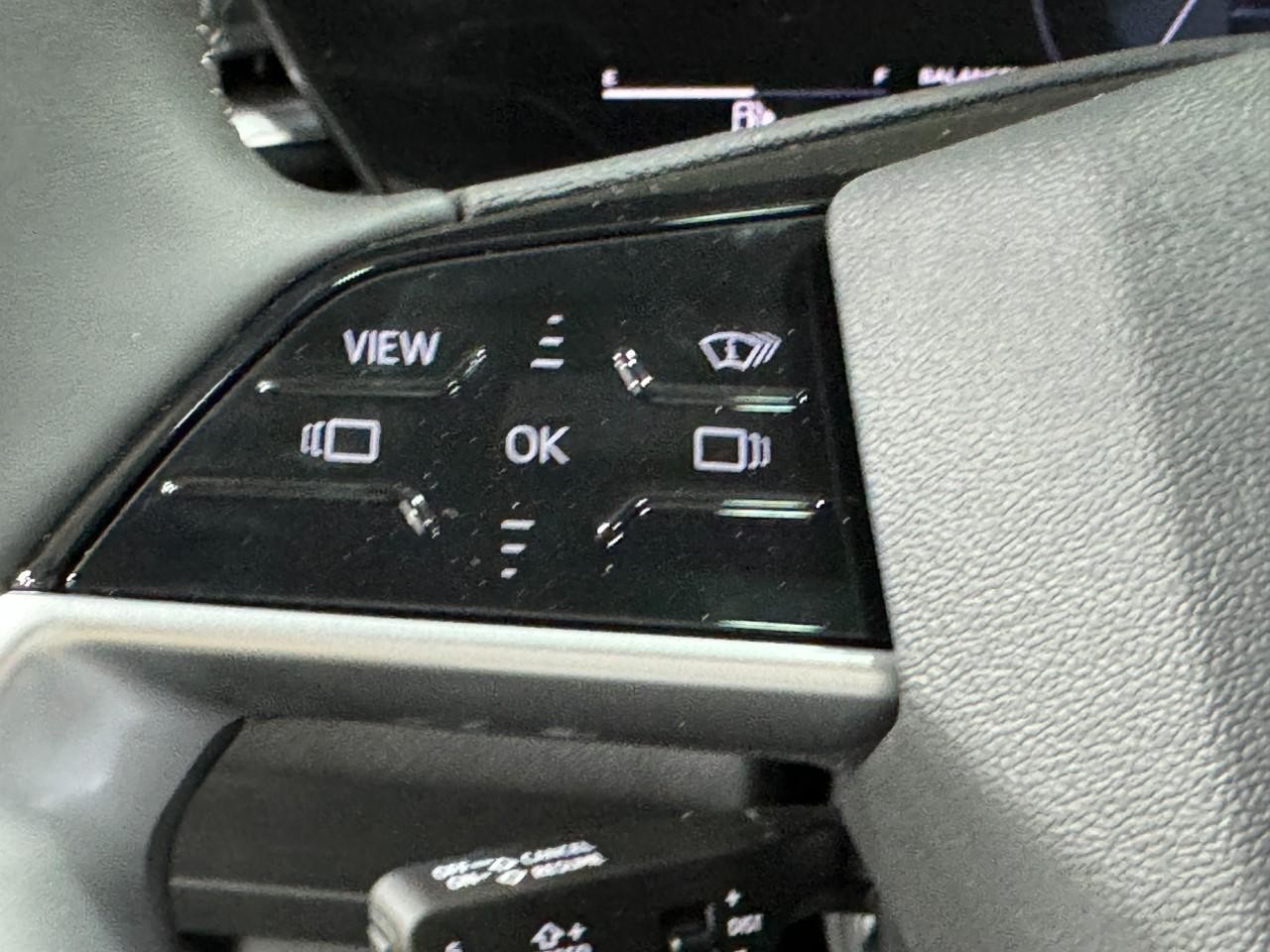 Audi Q5 Vehicle Full-screen Gallery Image 29