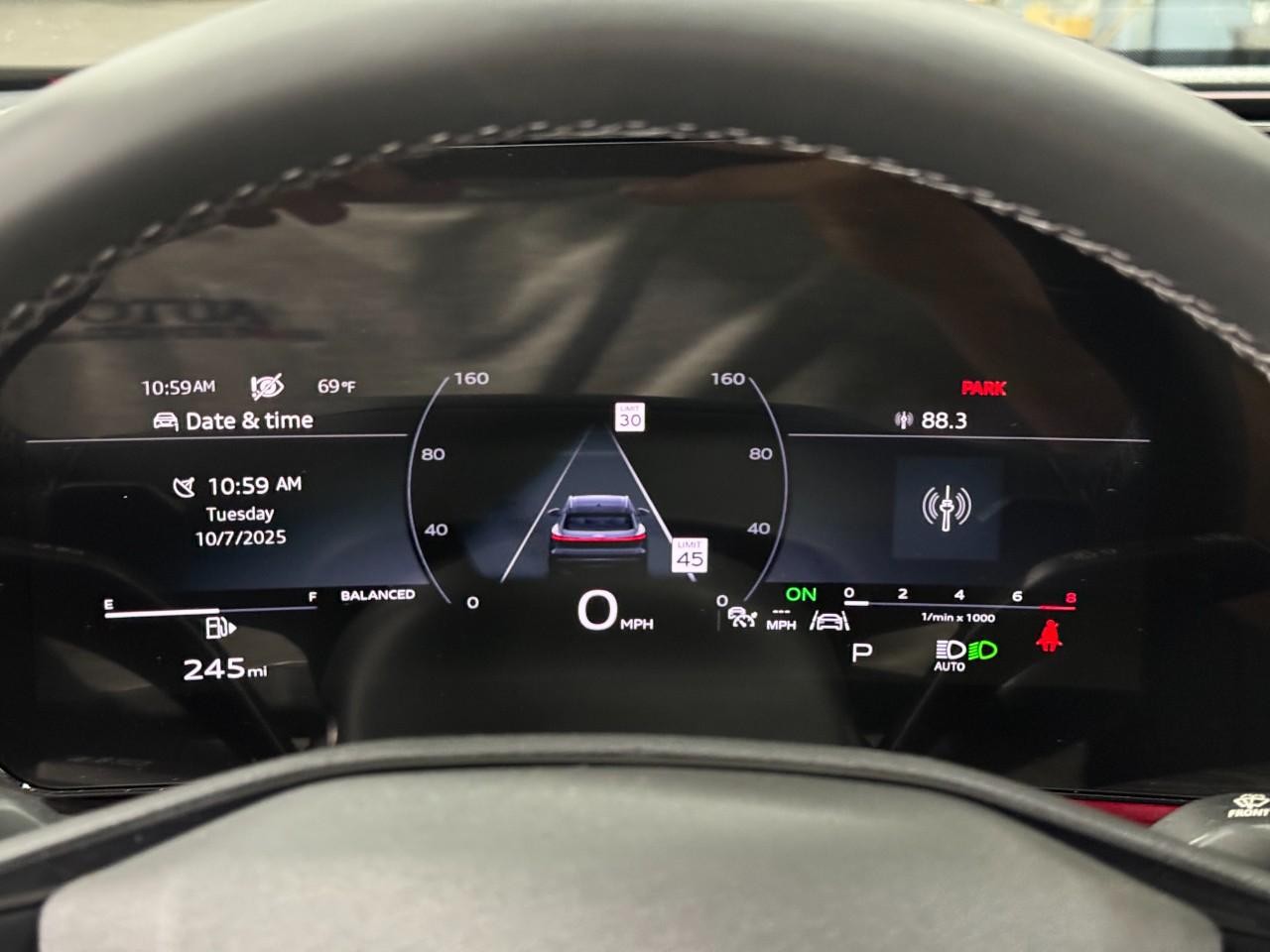 Audi Q5 Vehicle Full-screen Gallery Image 31