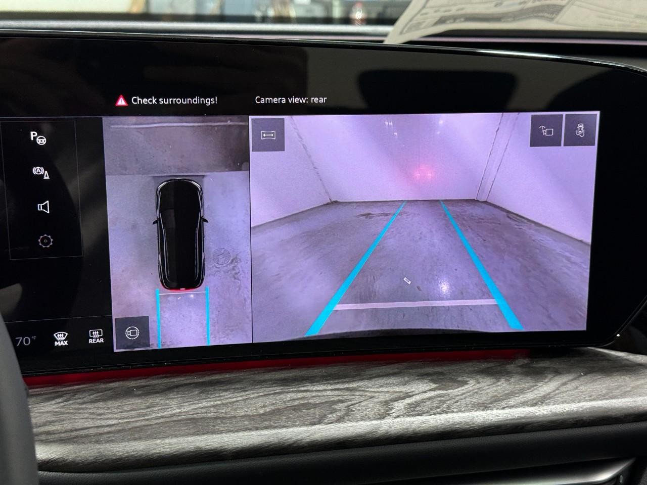 Audi Q5 Vehicle Full-screen Gallery Image 32