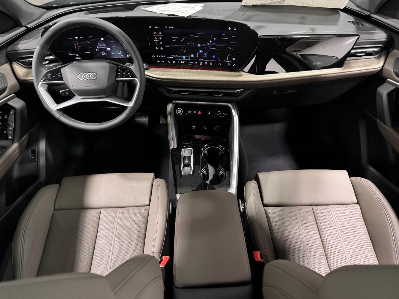 Audi Q5 Vehicle Full-screen Gallery Image 13