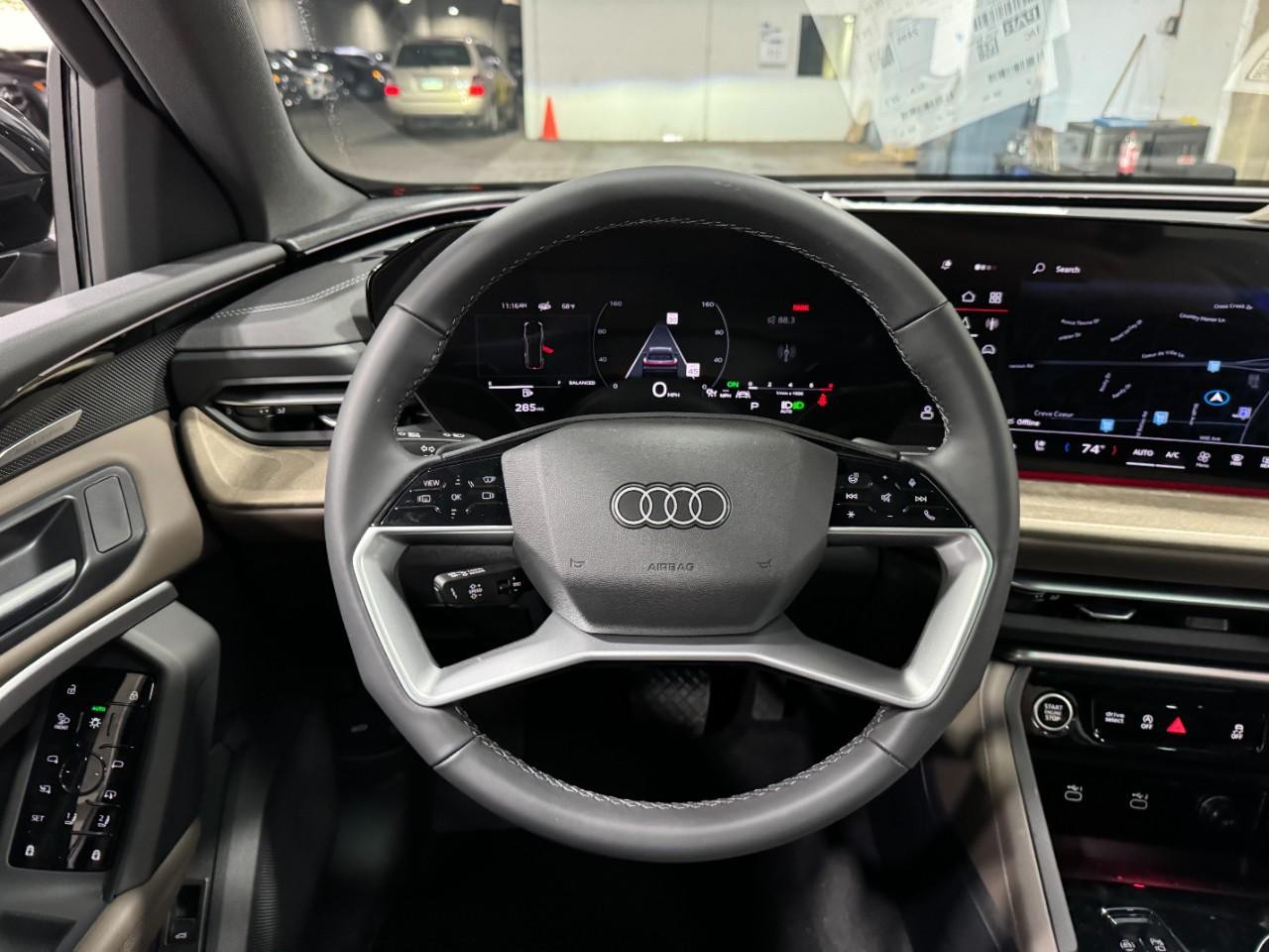 Audi Q5 Vehicle Full-screen Gallery Image 14