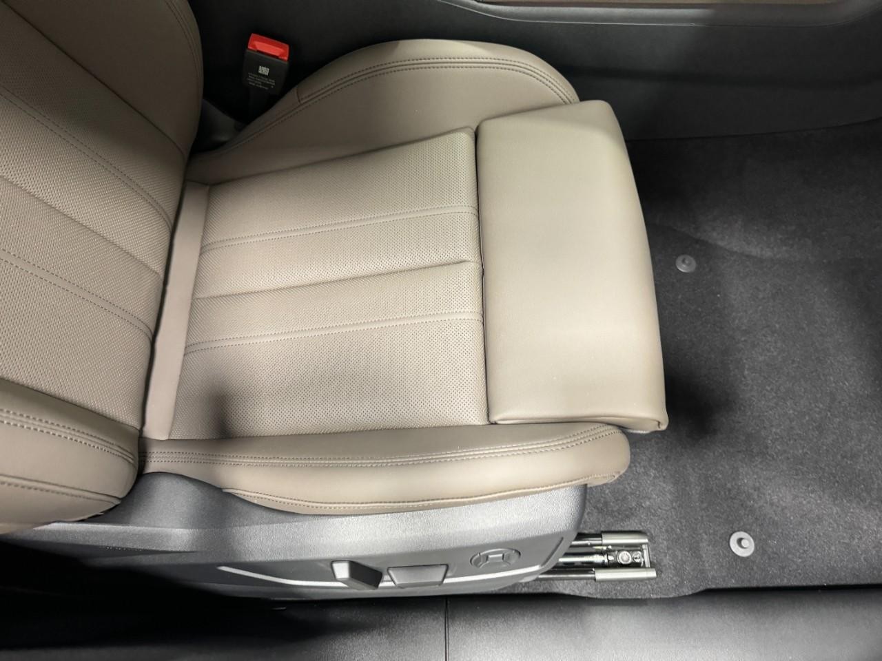 Audi Q5 Vehicle Full-screen Gallery Image 19