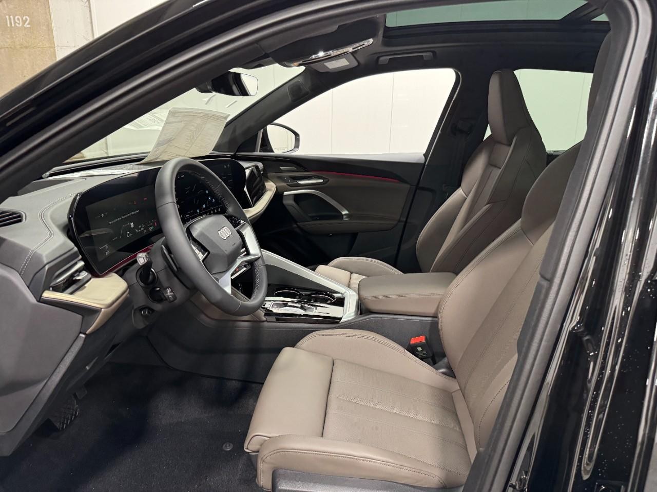 Audi Q5 Vehicle Full-screen Gallery Image 25