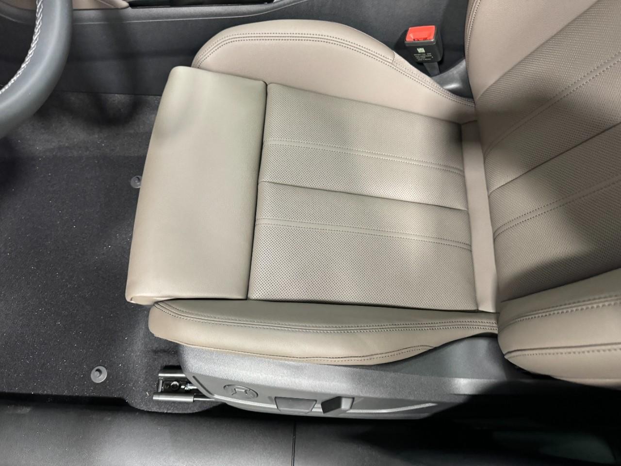 Audi Q5 Vehicle Full-screen Gallery Image 26