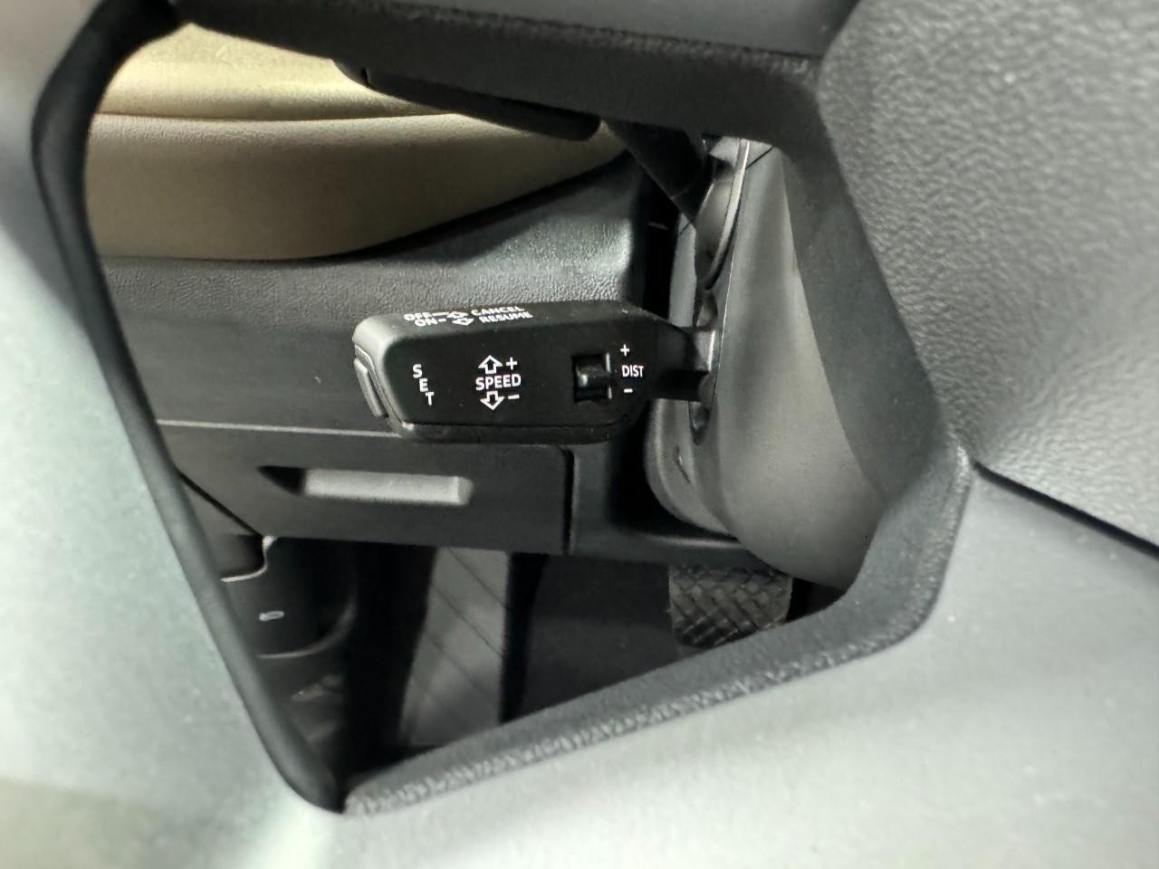 Audi Q5 Vehicle Full-screen Gallery Image 28