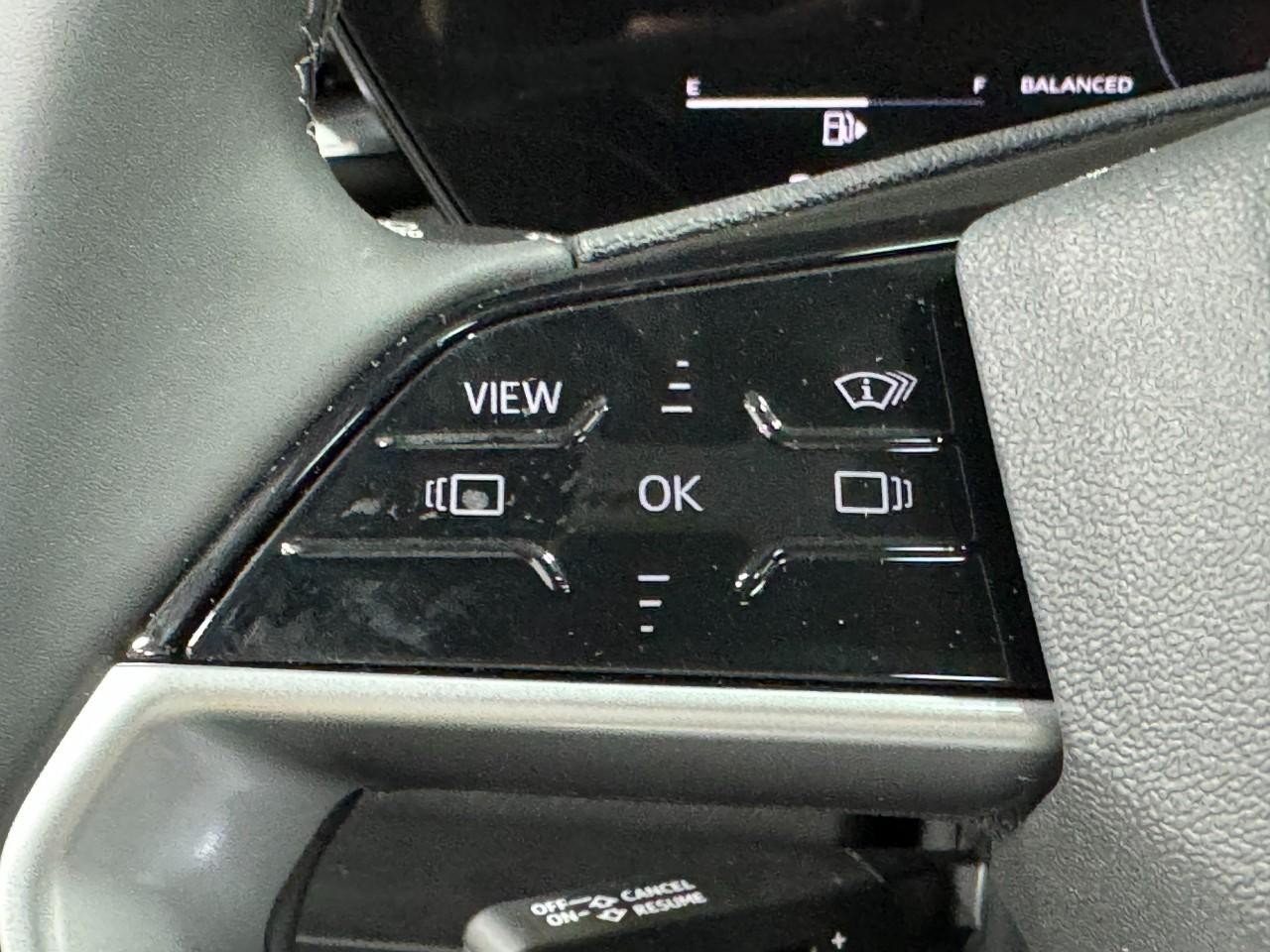 Audi Q5 Vehicle Full-screen Gallery Image 29