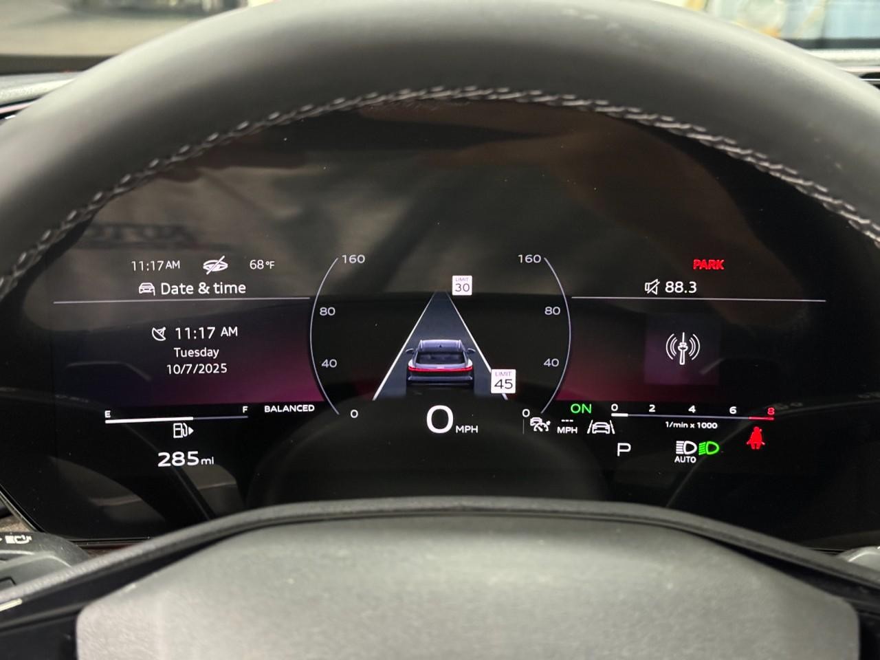 Audi Q5 Vehicle Full-screen Gallery Image 31