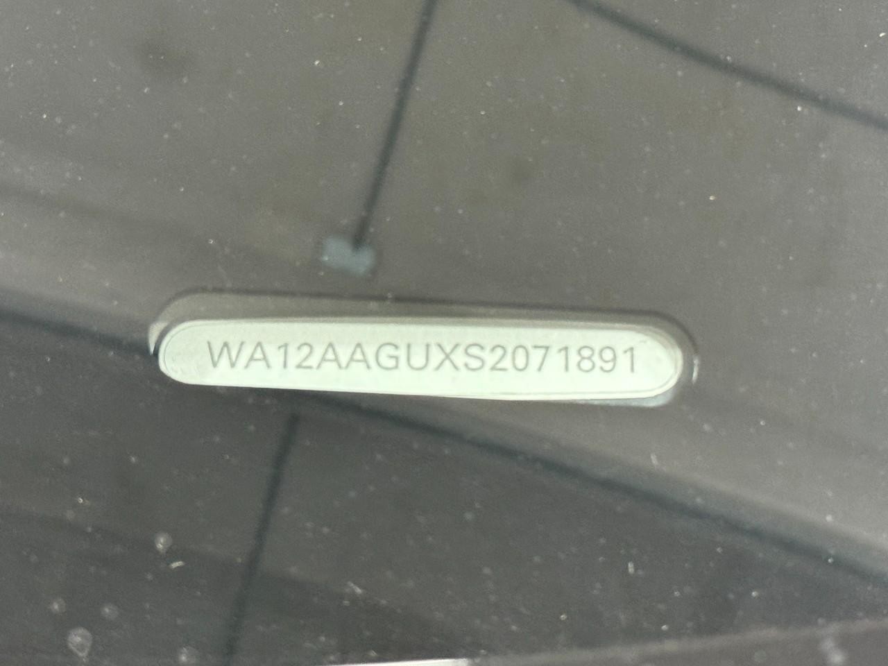 Audi Q5 Vehicle Full-screen Gallery Image 33