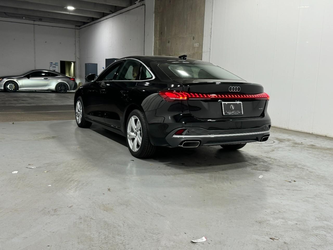 Audi A5 Vehicle Full-screen Gallery Image 3