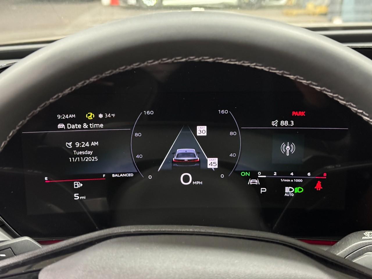 Audi A5 Vehicle Full-screen Gallery Image 31