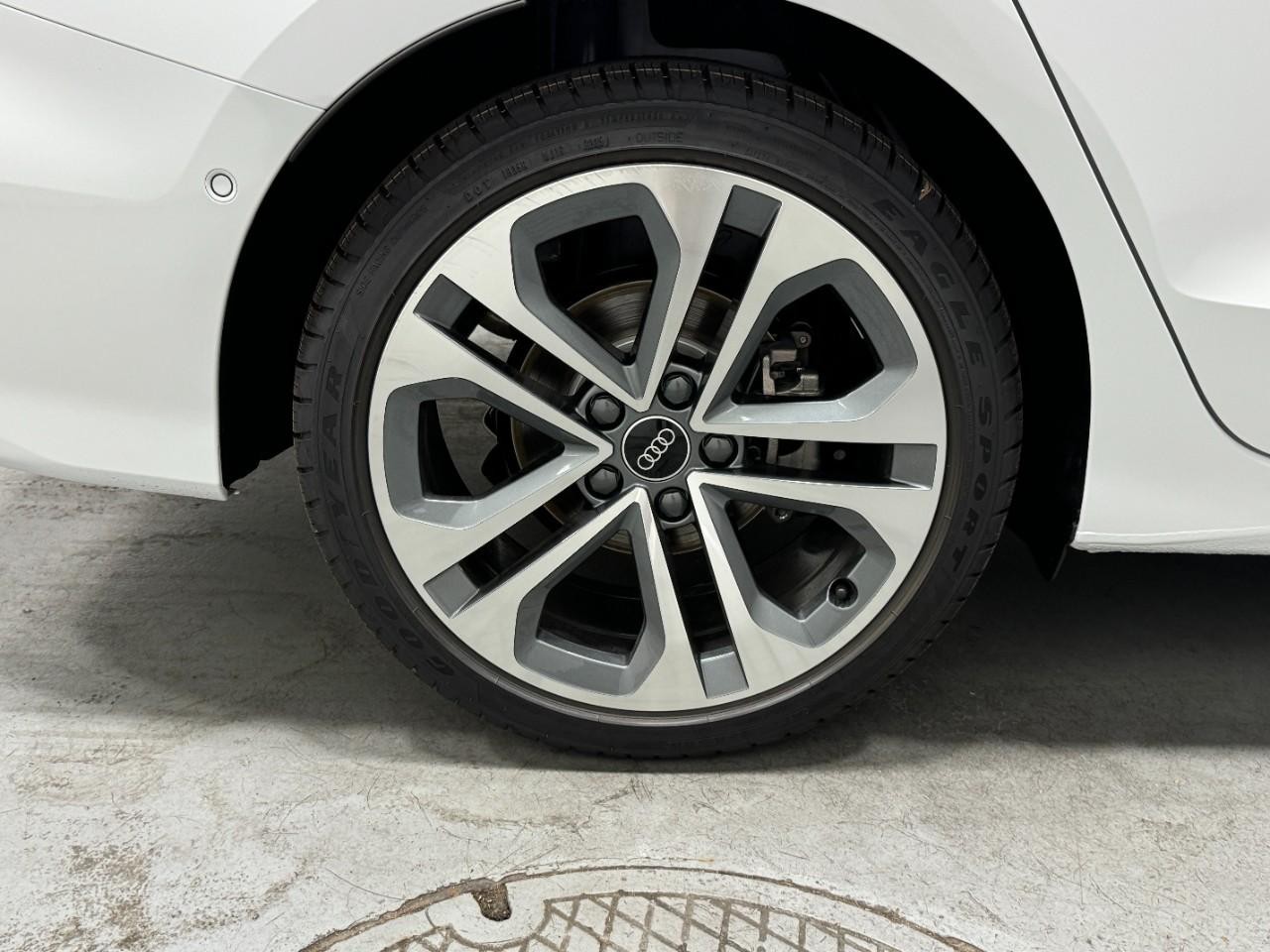 Audi A3 Vehicle Full-screen Gallery Image 5