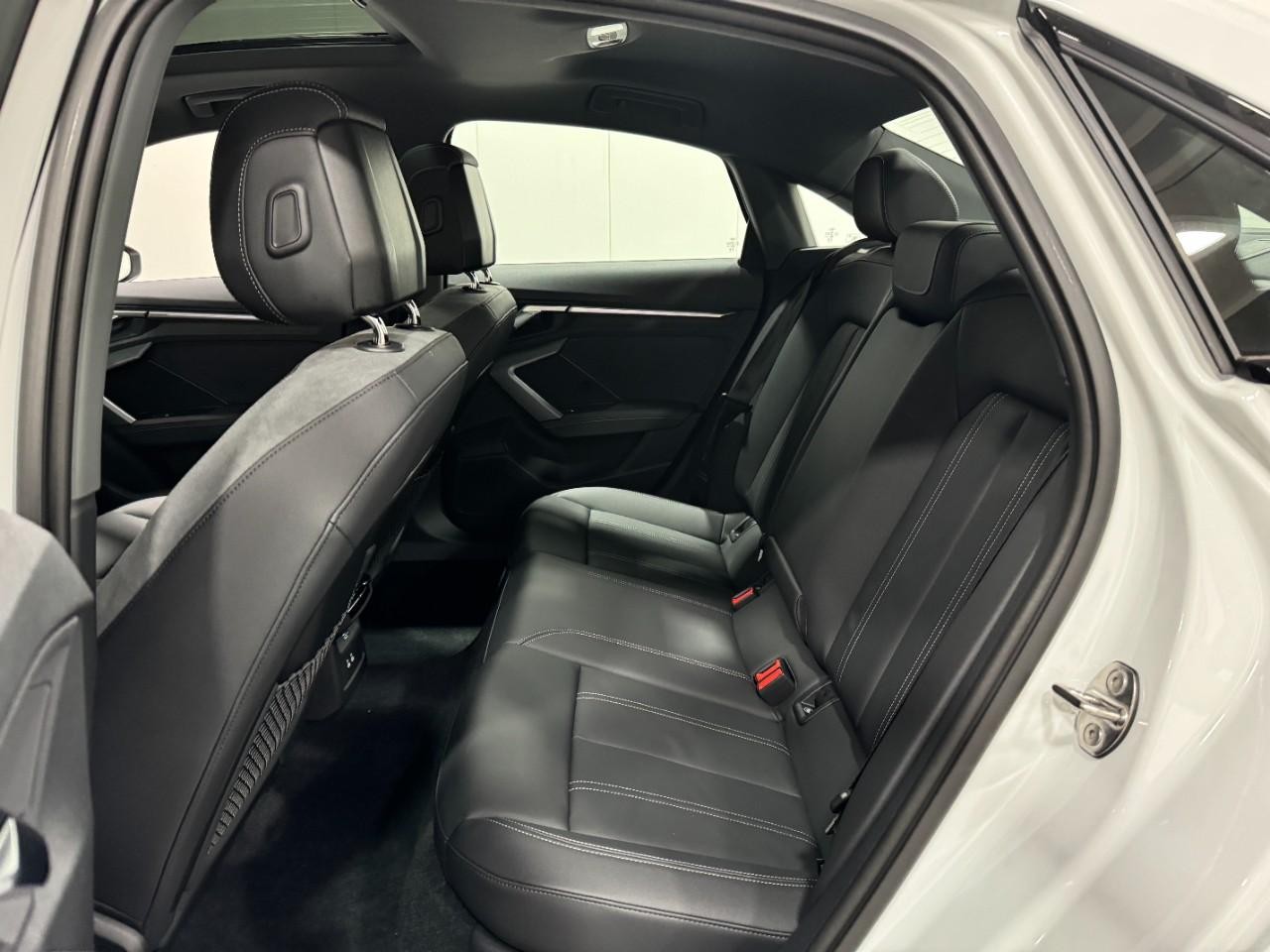 Audi A3 Vehicle Full-screen Gallery Image 8