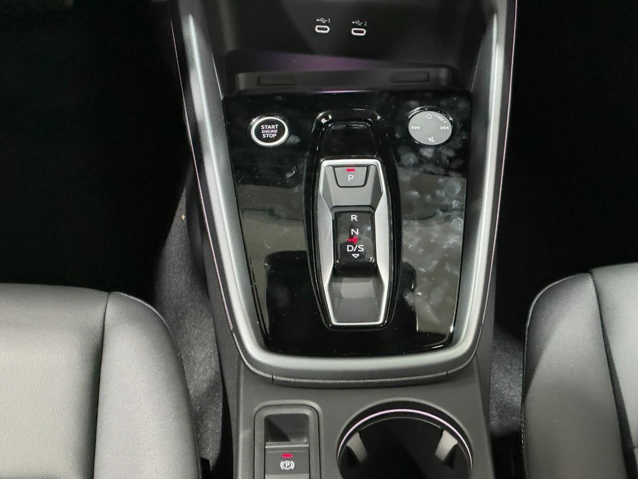 Audi A3 Vehicle Full-screen Gallery Image 16