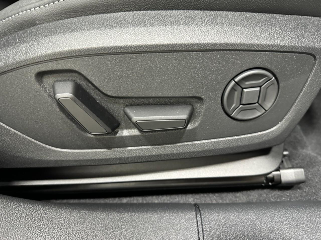 Audi A3 Vehicle Full-screen Gallery Image 20