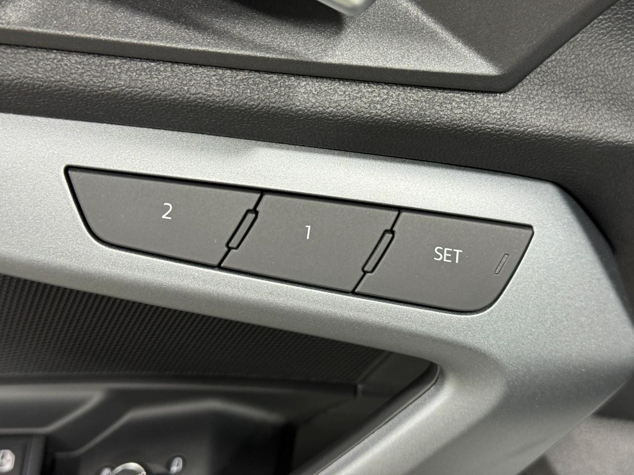 Audi A3 Vehicle Full-screen Gallery Image 24