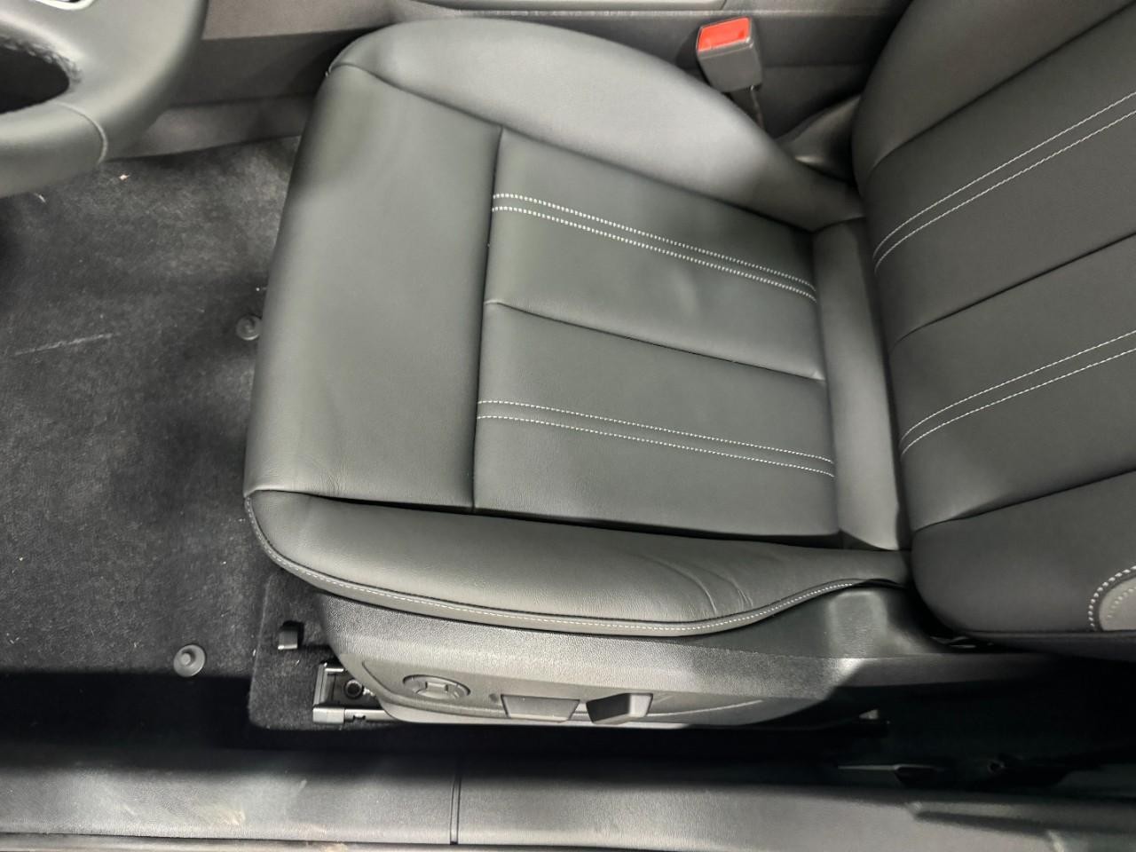 Audi A3 Vehicle Full-screen Gallery Image 28