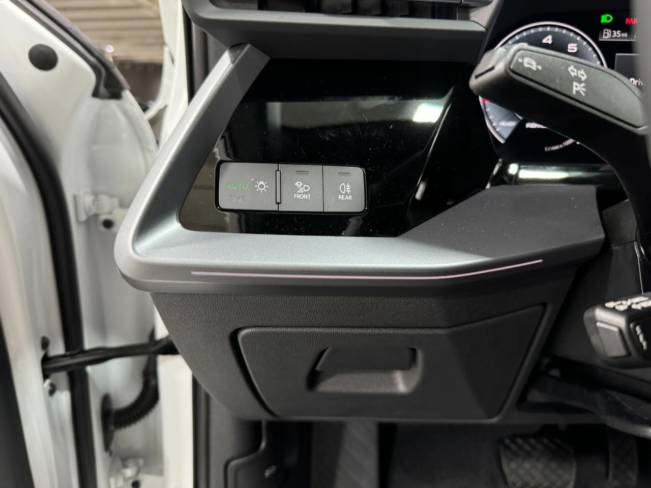 Audi A3 Vehicle Full-screen Gallery Image 30