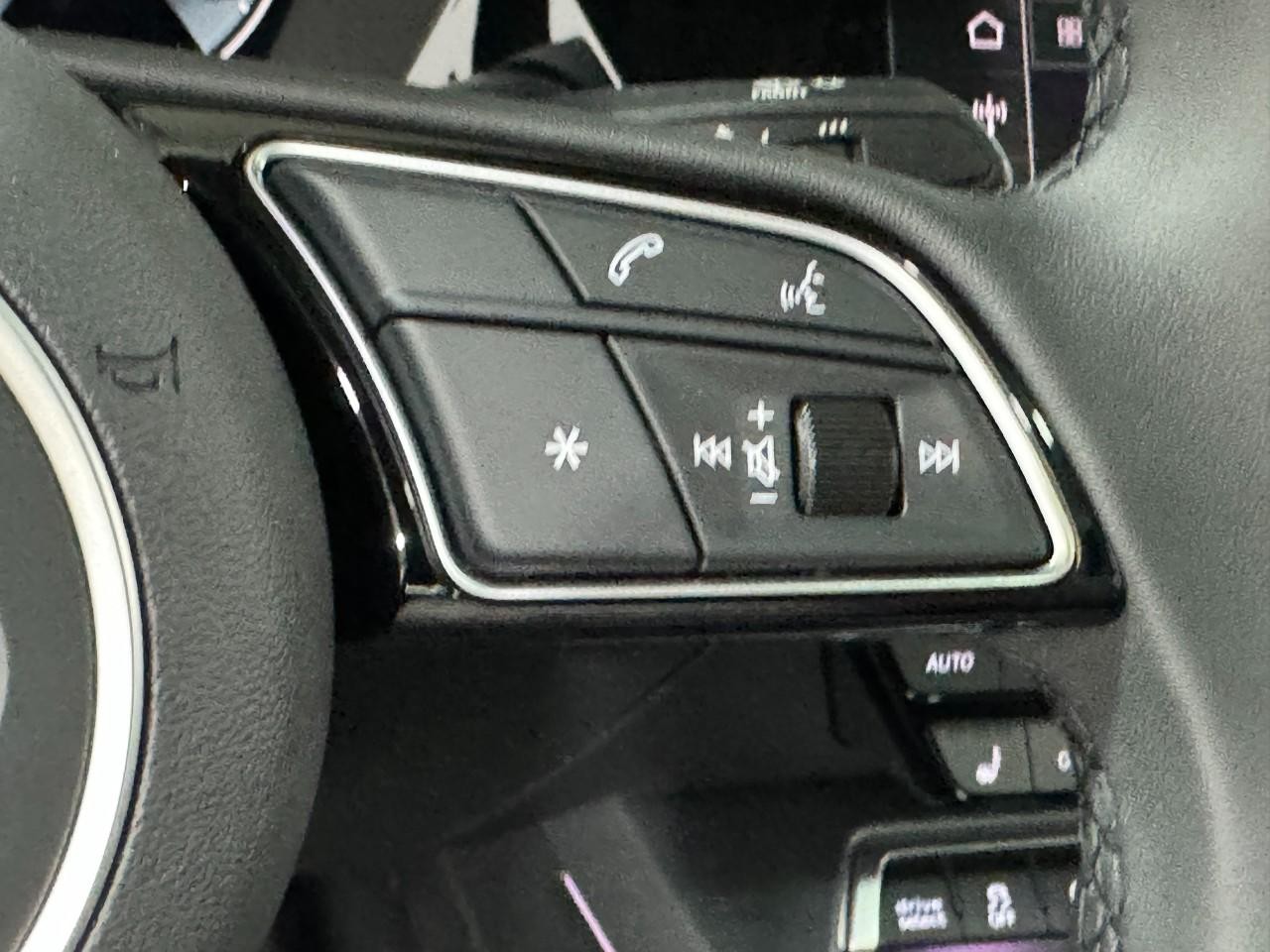 Audi A3 Vehicle Full-screen Gallery Image 33