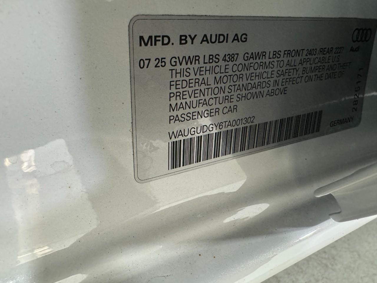 Audi A3 Vehicle Full-screen Gallery Image 36