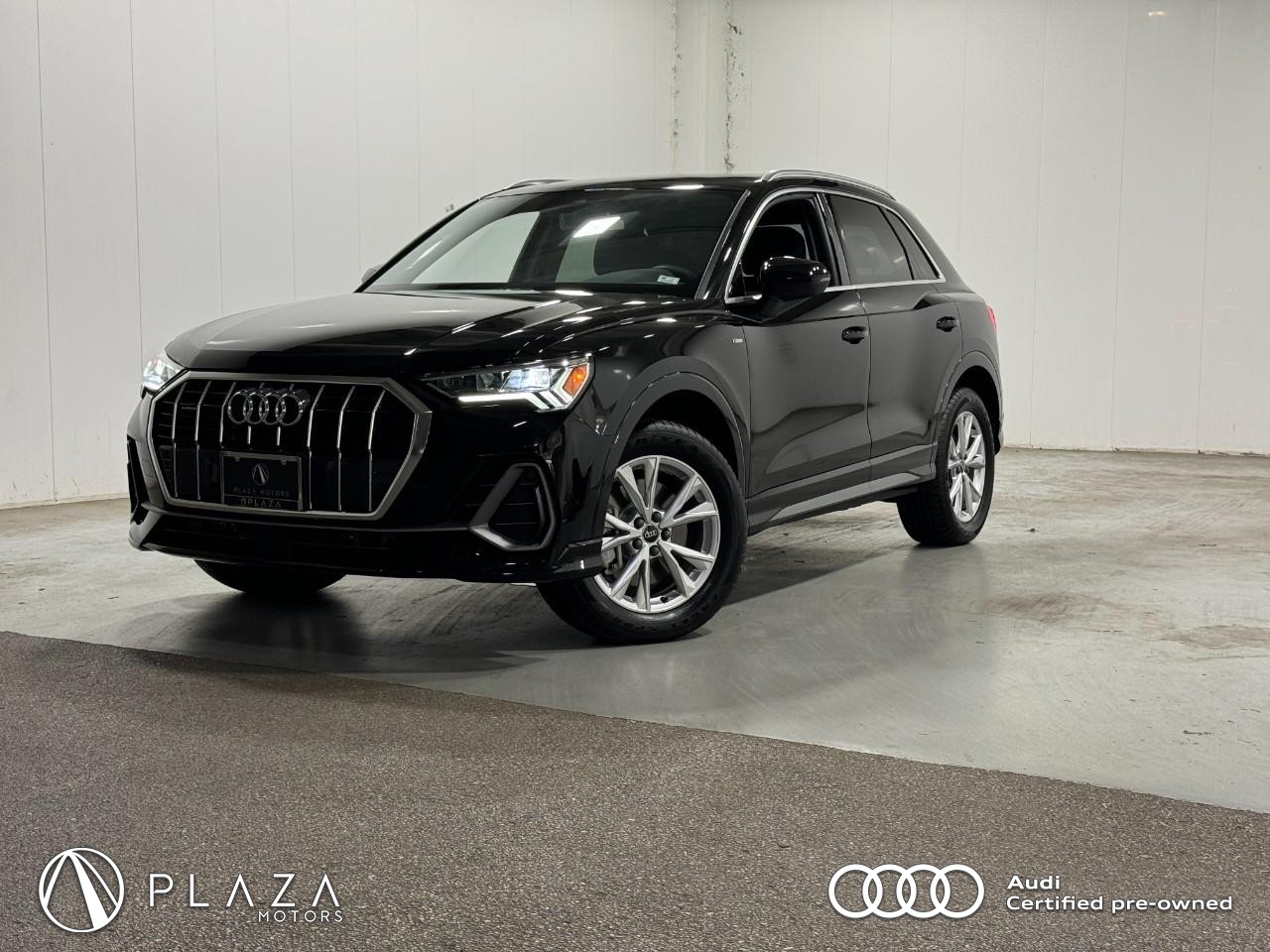 Audi Q3 Vehicle Full-screen Gallery Image 01