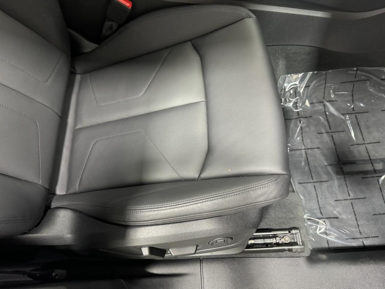 Audi Q3 Vehicle Full-screen Gallery Image 19