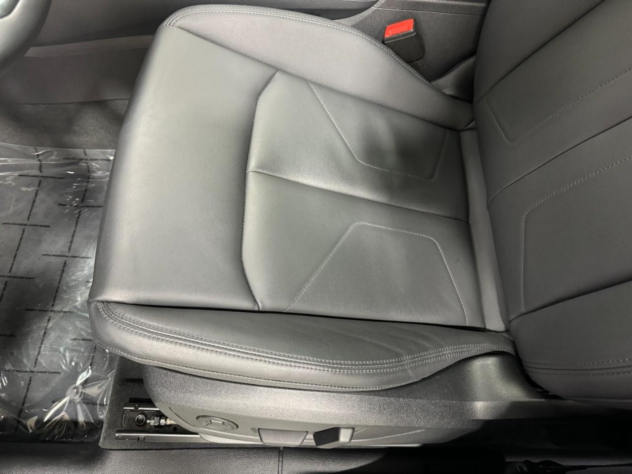 Audi Q3 Vehicle Full-screen Gallery Image 27