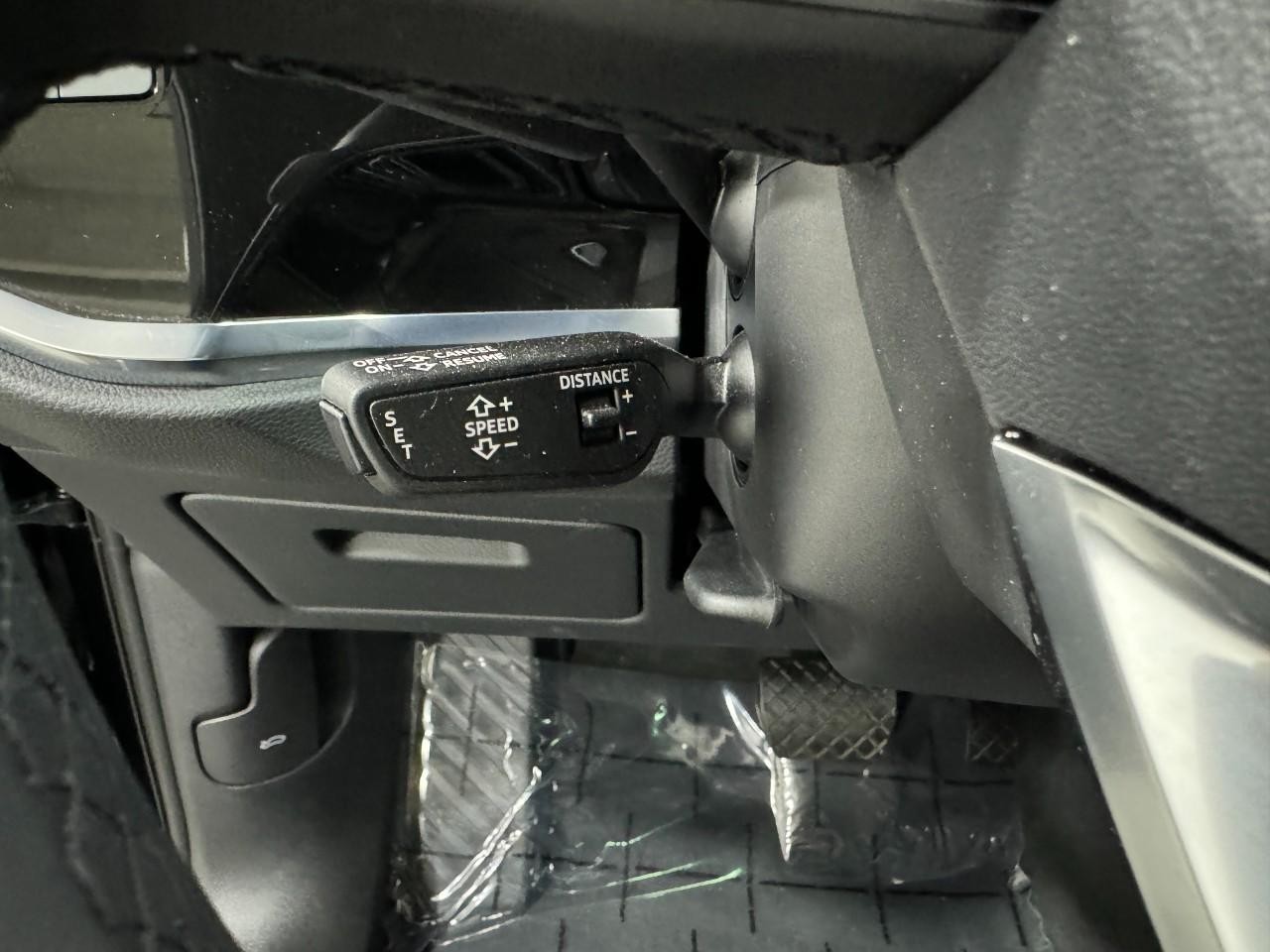 Audi Q3 Vehicle Full-screen Gallery Image 30