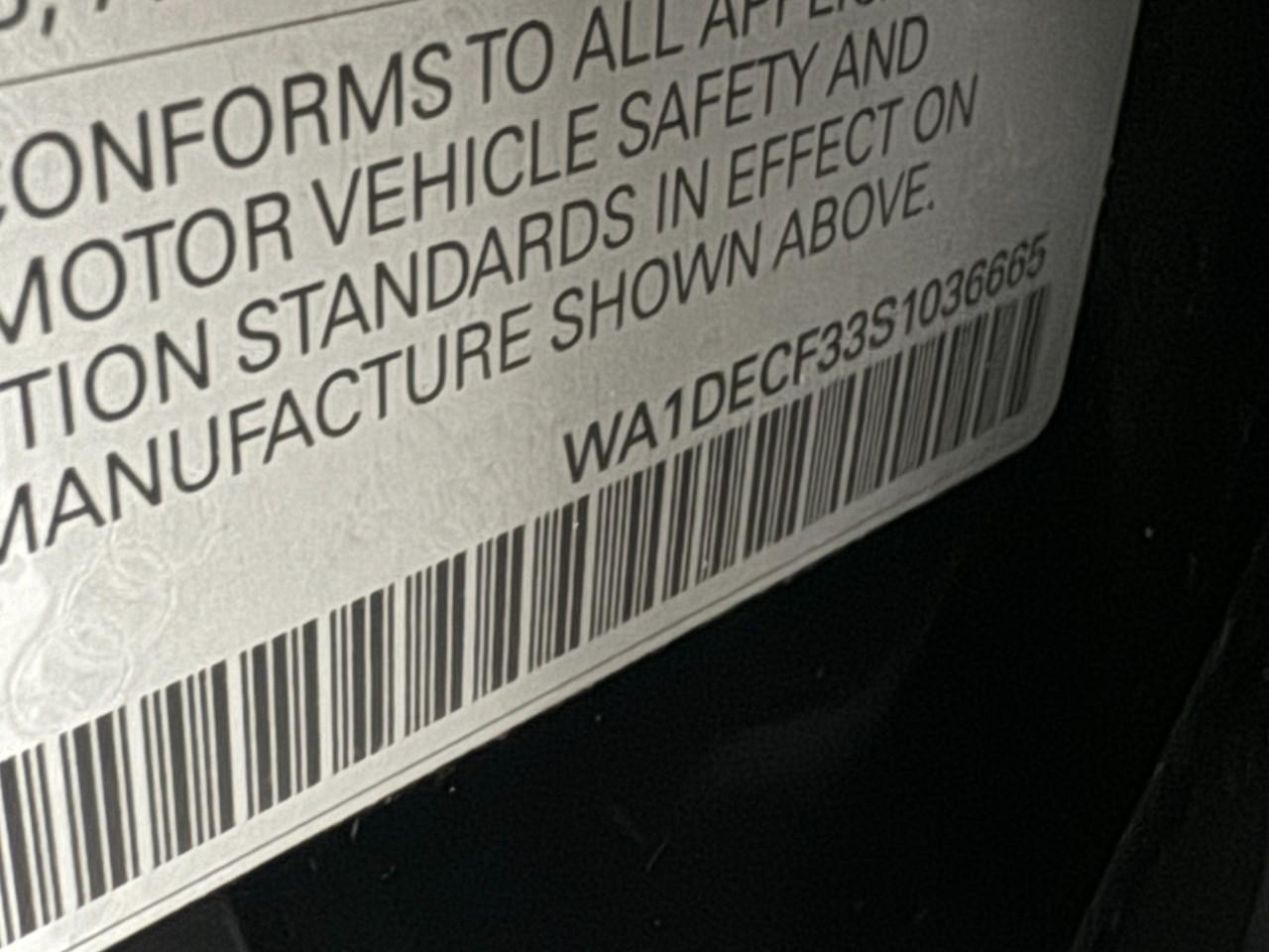 Audi Q3 Vehicle Full-screen Gallery Image 35