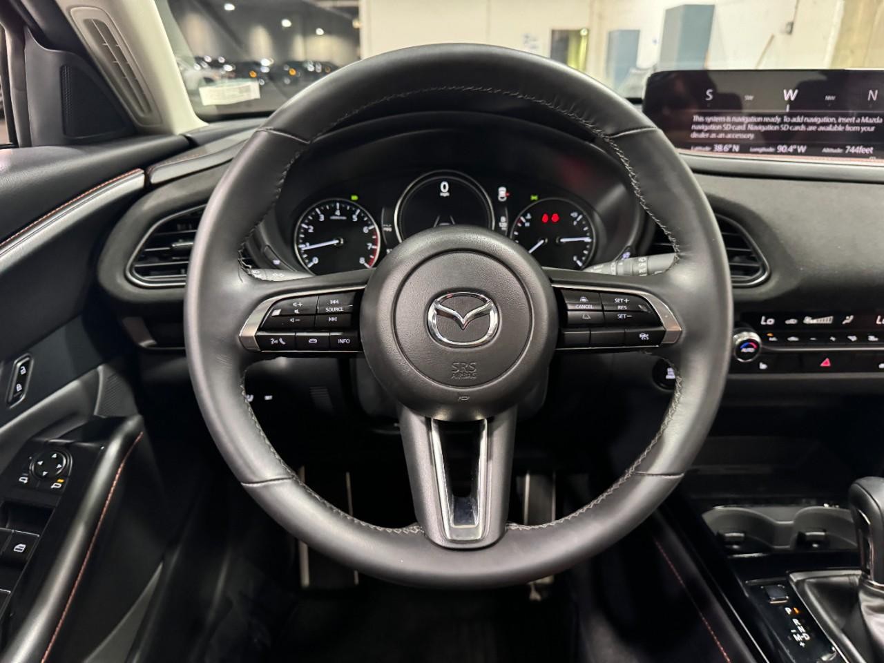 Mazda CX-30 Vehicle Full-screen Gallery Image 13