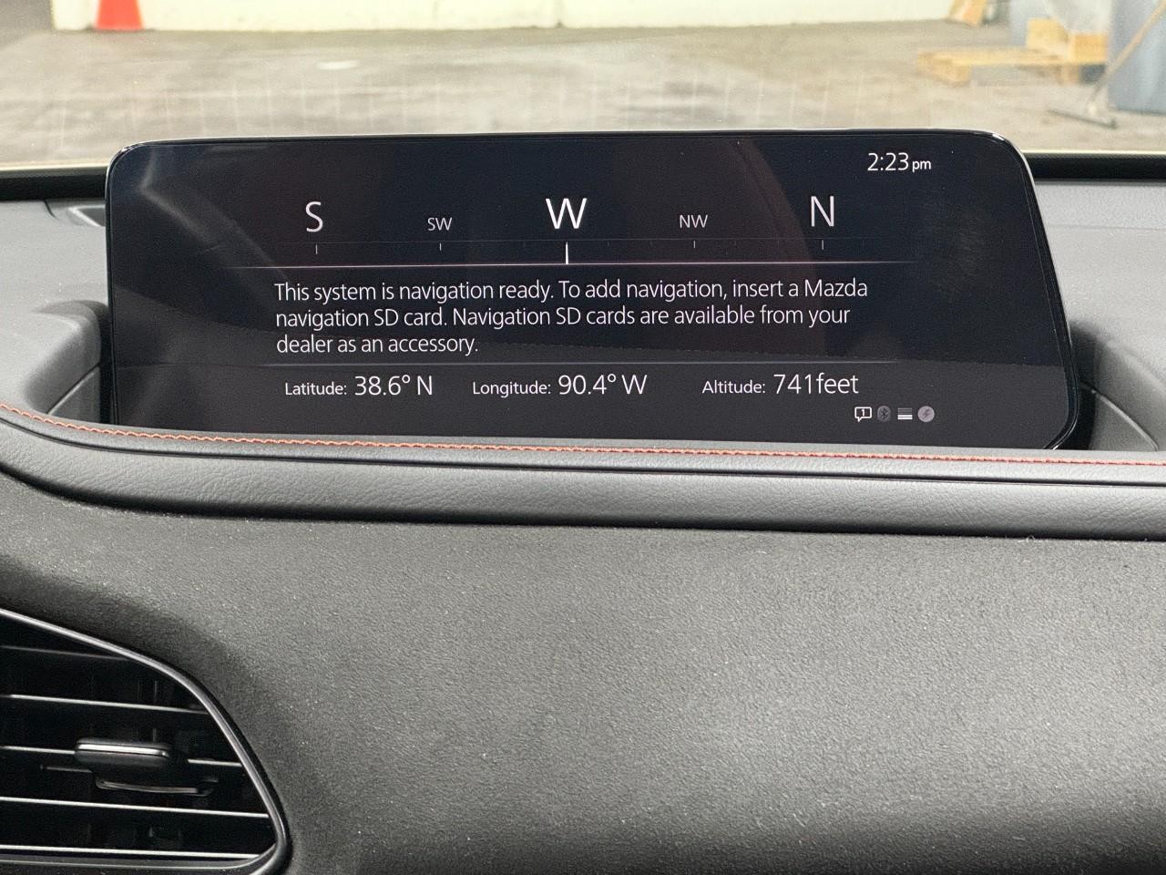 Mazda CX-30 Vehicle Full-screen Gallery Image 14